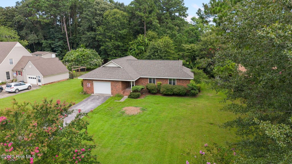 Photo of 212 Rockledge Road, New Bern, NC 28562 (MLS # 100523469)