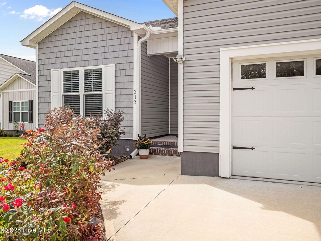 Photo of 213 Baker Road, Hubert, NC 28539 (MLS # 100525572)