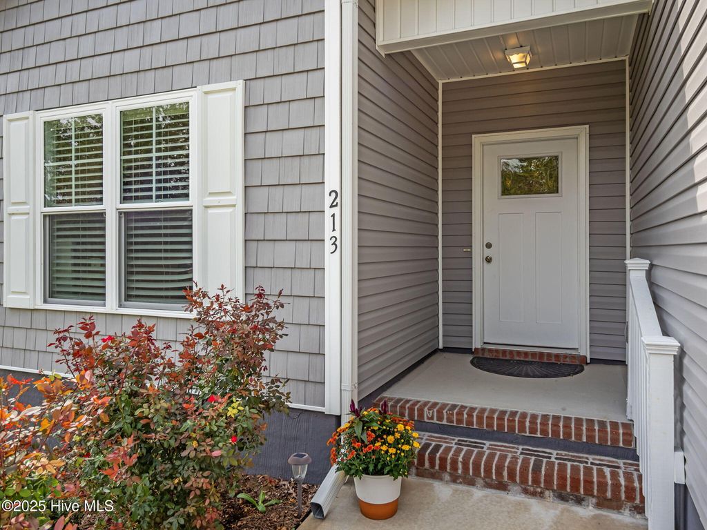 Photo of 213 Baker Road, Hubert, NC 28539 (MLS # 100525572)