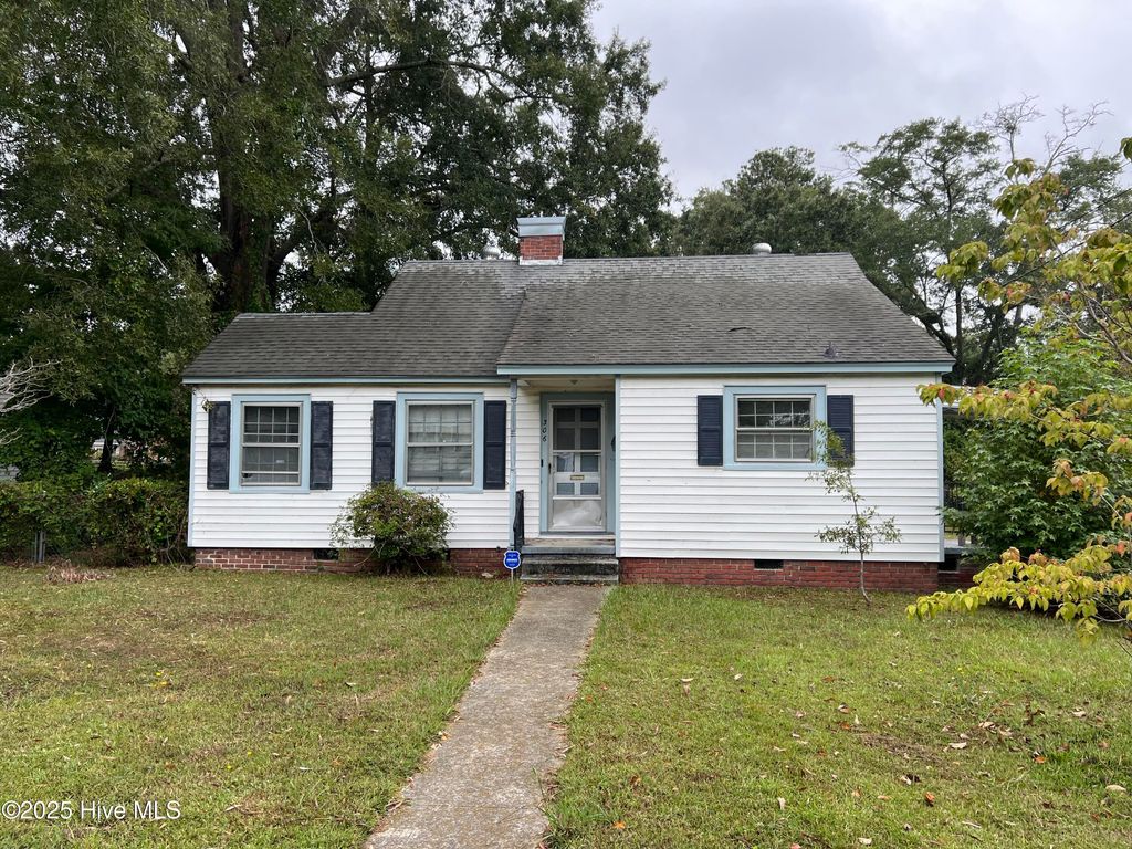 Photo of 306 Woodlawn Drive, Kinston, NC 28501 (MLS # 100535748)