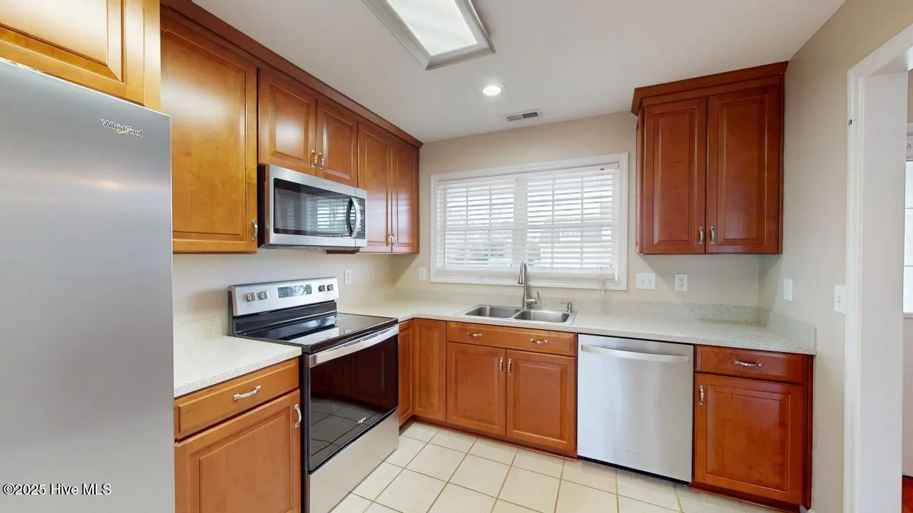 Jacksonville, North Carolina 28540, United States, 3 Bedrooms Bedrooms, ,3 BathroomsBathrooms,Residential,Active,97867