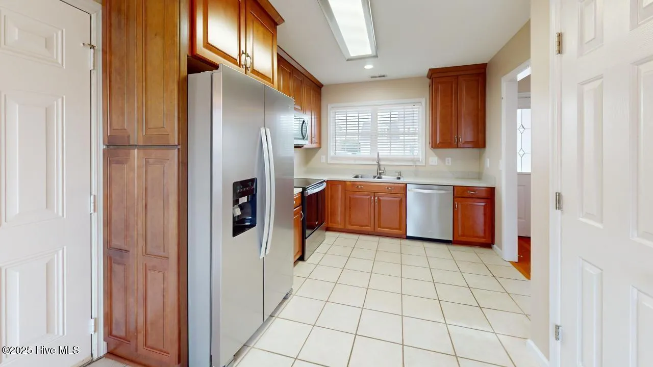 Jacksonville, North Carolina 28540, United States, 3 Bedrooms Bedrooms, ,3 BathroomsBathrooms,Residential,Active,97867