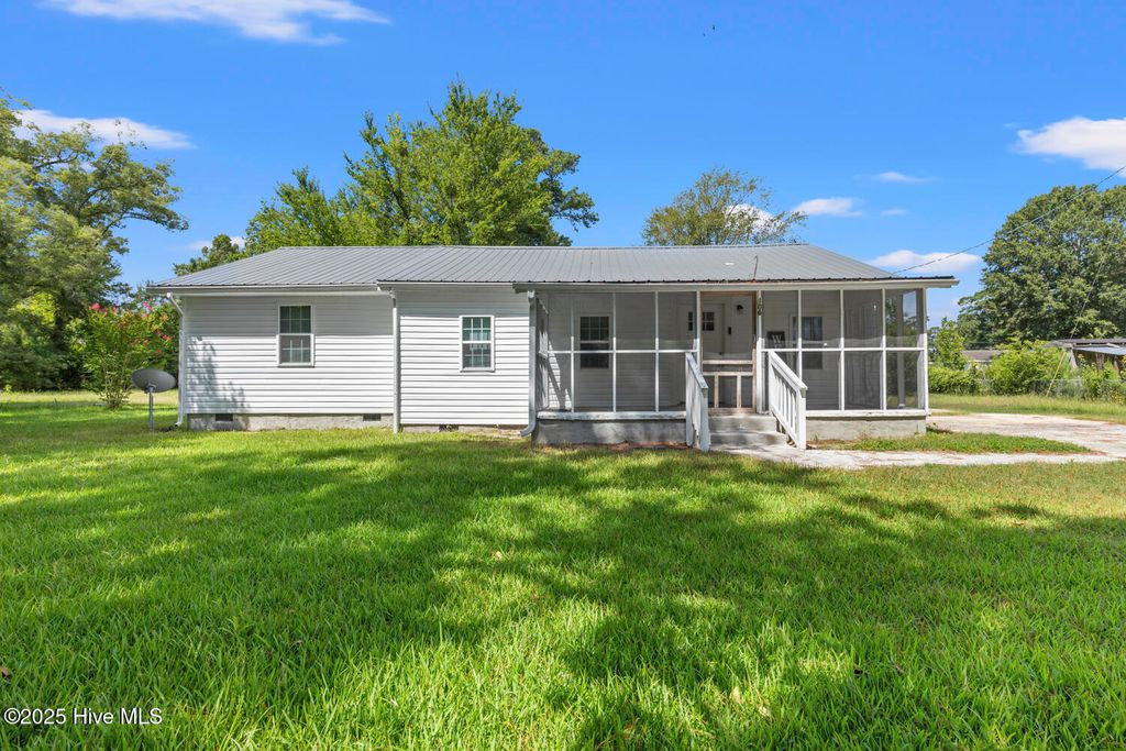 Photo of 106 Rodeo Lane, Jacksonville, NC 28540 (MLS # 100523339)