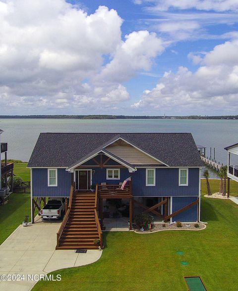 A home in Sneads Ferry