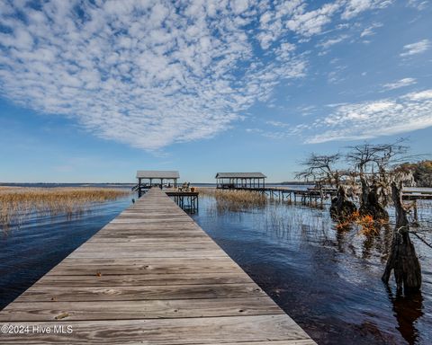 A home in Lake Waccamaw