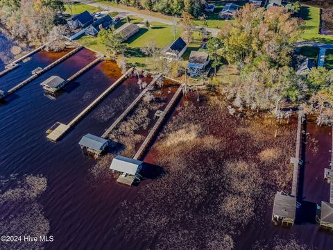 A home in Lake Waccamaw