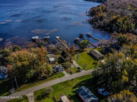 A home in Lake Waccamaw