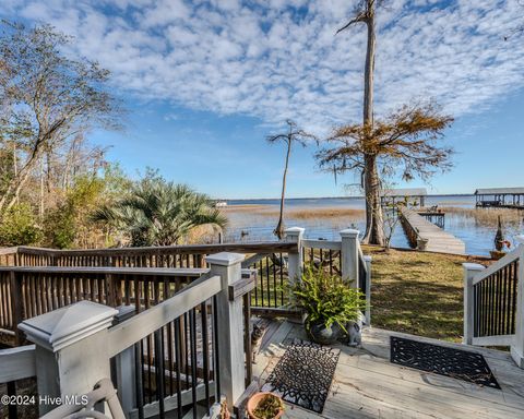 A home in Lake Waccamaw