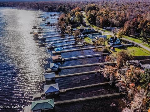 A home in Lake Waccamaw