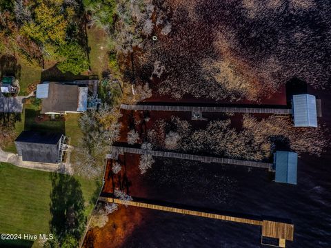 A home in Lake Waccamaw