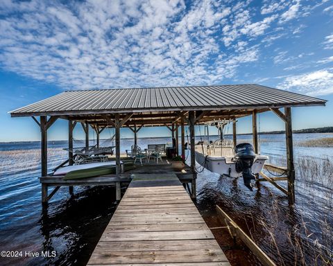 A home in Lake Waccamaw