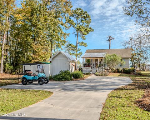 A home in Lake Waccamaw