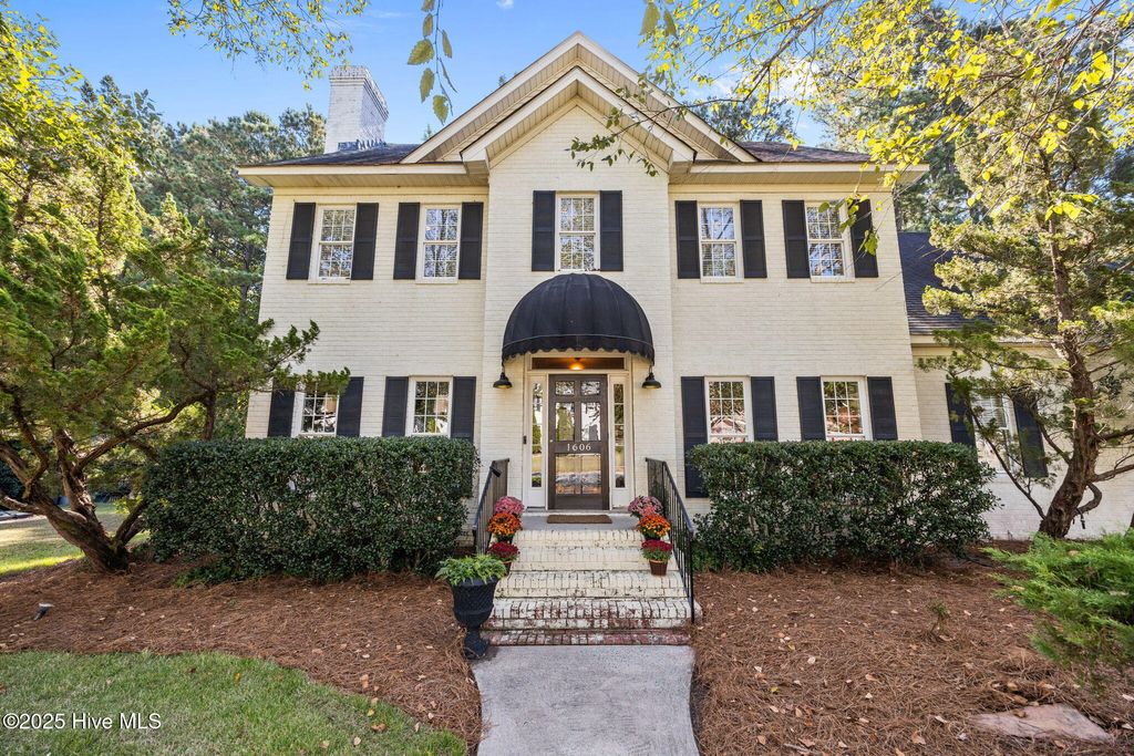 Photo of 1606 Bloomsbury Road, Greenville, NC 27858 (MLS # 100531578)