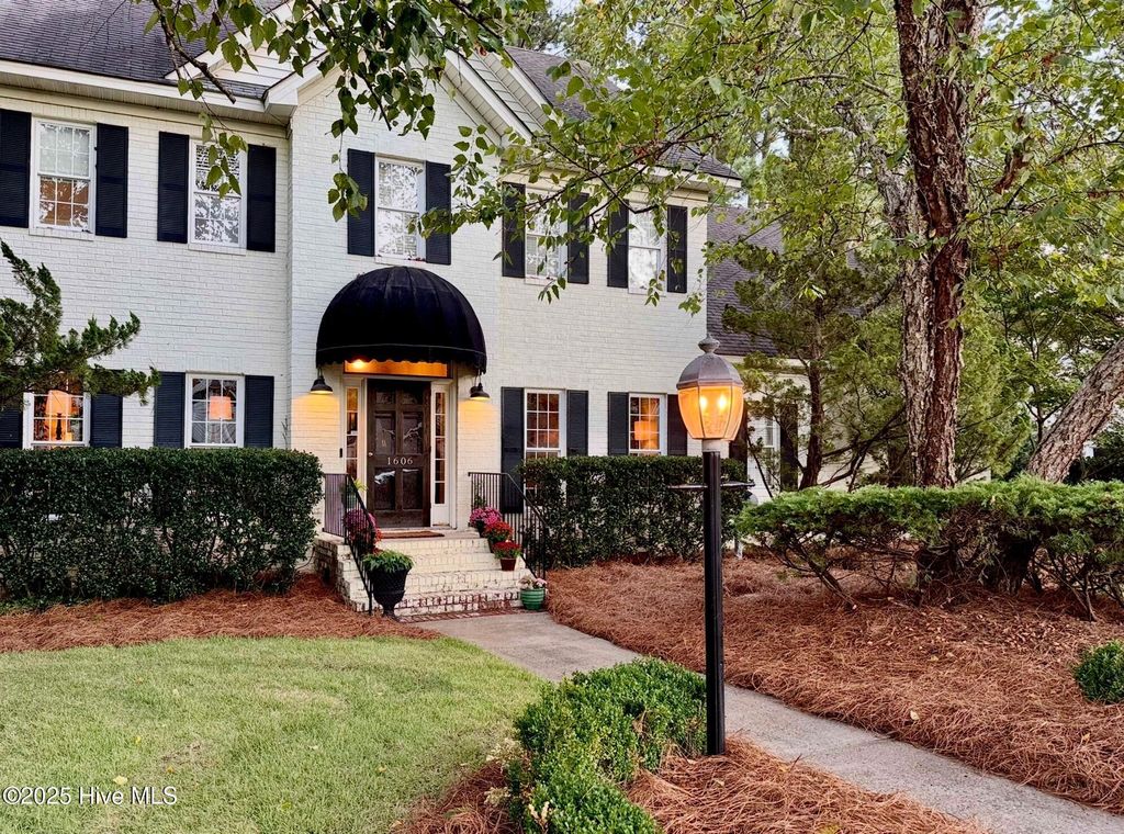 Photo of 1606 Bloomsbury Road, Greenville, NC 27858 (MLS # 100531578)