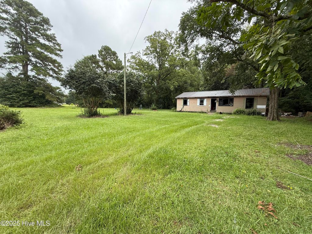 Photo of 274 Lawrence Brown Road, Bladenboro, NC 28320 (MLS # 100535965)