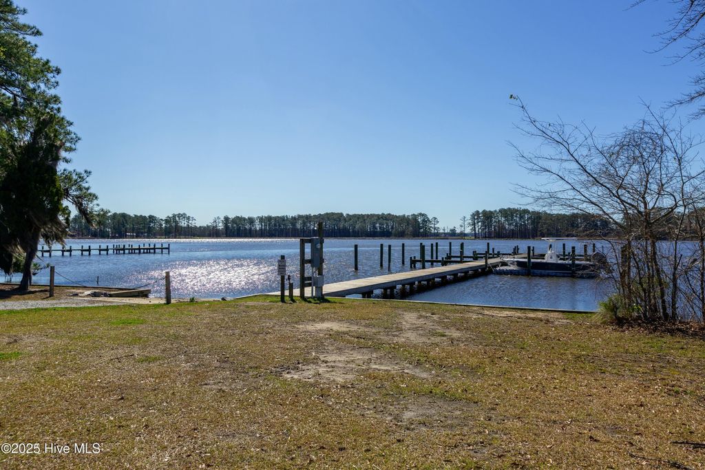 Photo of 39 Sr 1767 Off Lane, Pinetown, NC 27865 (MLS # 100443017)