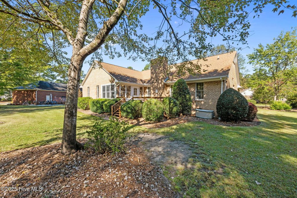 Photo of 1006 Laurel Valley Drive, New Bern, NC 28562 (MLS # 100537638)