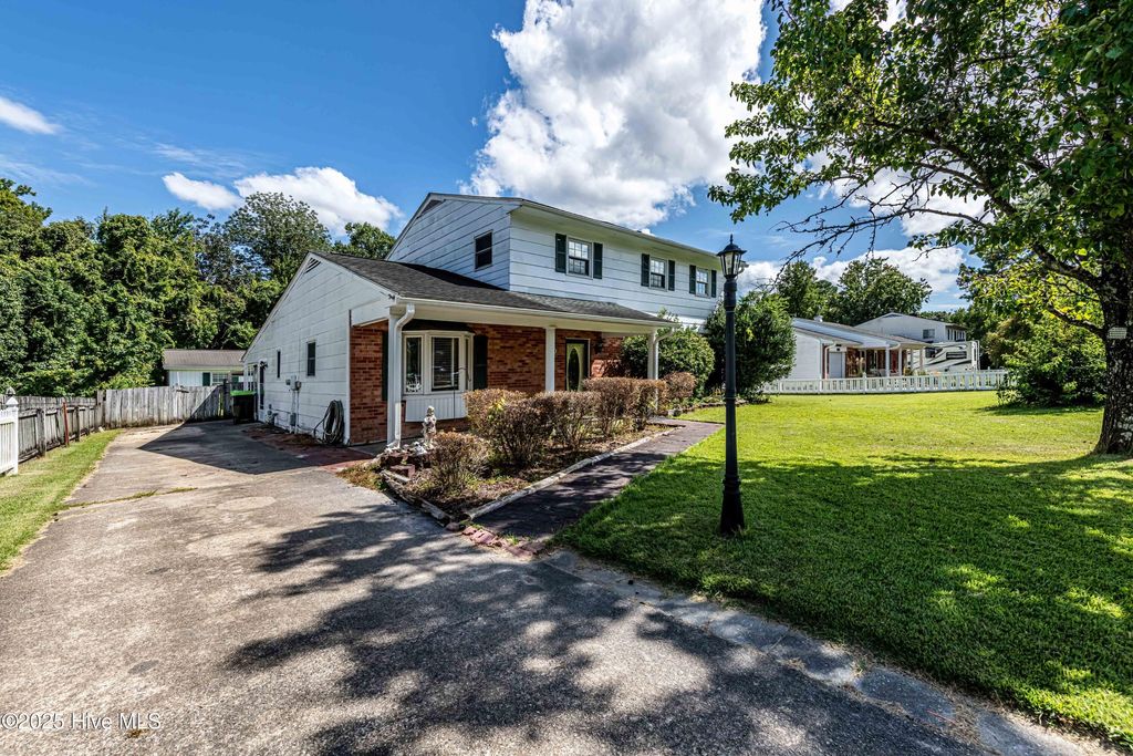 Photo of 410 Regalwood Drive, Jacksonville, NC 28546 (MLS # 100532882)