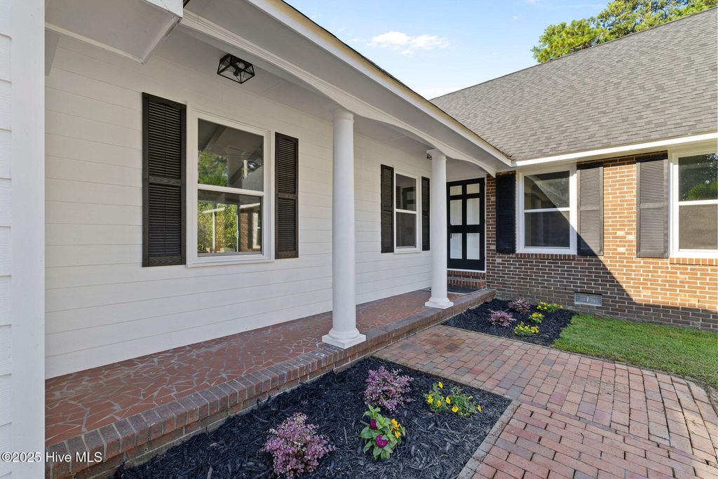 Photo of 519 Bloomfield Drive, Fayetteville, NC 28311 (MLS # 100527505)