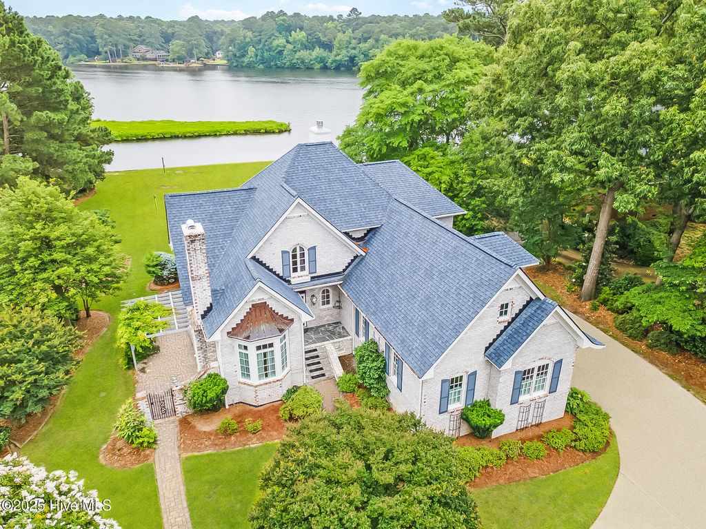 Photo of 610 Walnut Creek Drive, Goldsboro, NC 27534 (MLS # 100512761)