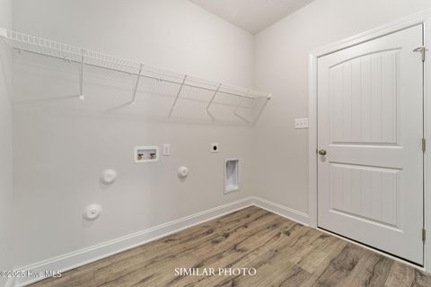 Tiny photo for 911 Miranda Court, Jacksonville, NC 28546 (MLS # 100542914)