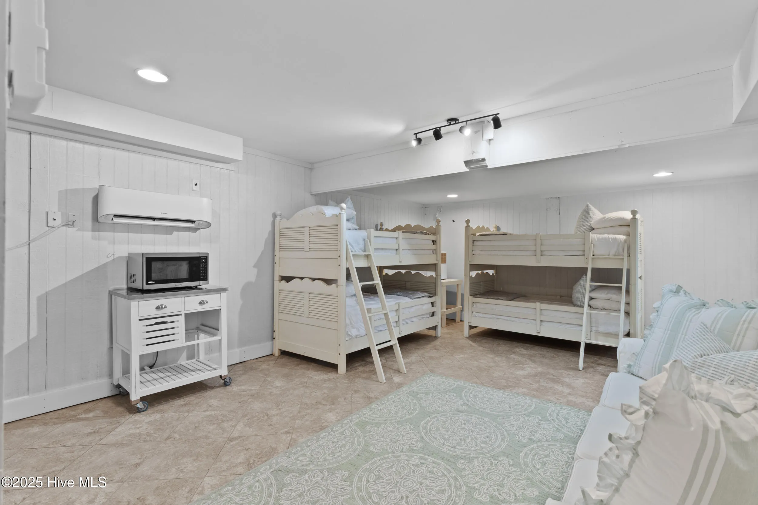 Wilmington, North Carolina 28411, United States, 6 Bedrooms Bedrooms, ,7 BathroomsBathrooms,Residential,Active,178438