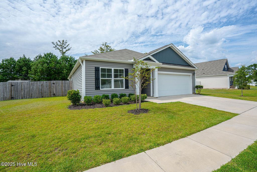 Photo of 1827 Black Falcon Lane, Bolivia, NC 28422 (MLS # 100528203)