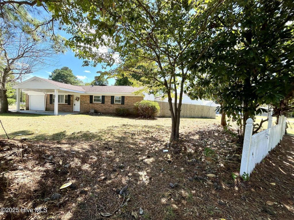 Photo of 400 Ramsey Drive, Jacksonville, NC 28540 (MLS # 100528280)
