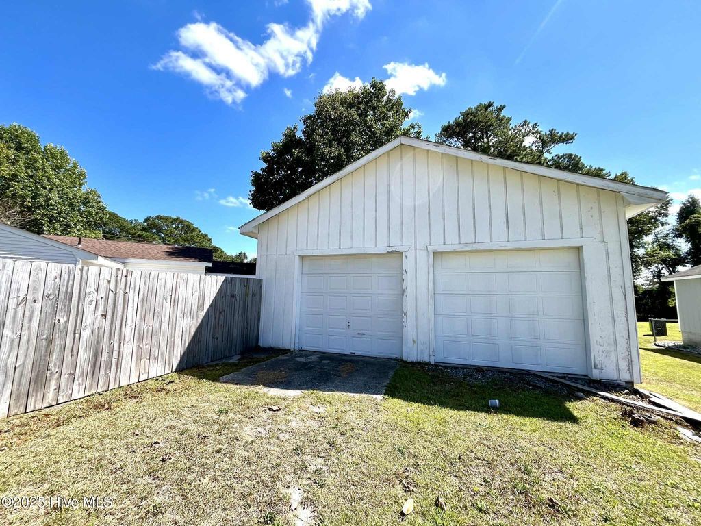 Photo of 400 Ramsey Drive, Jacksonville, NC 28540 (MLS # 100528280)
