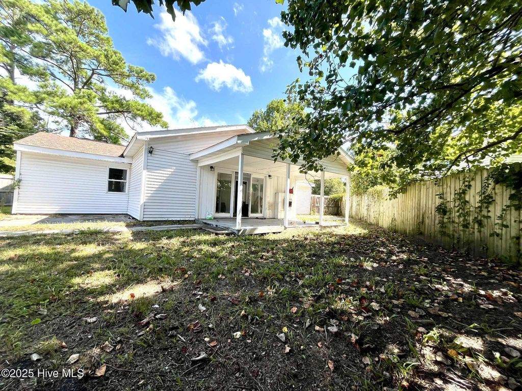 Photo of 400 Ramsey Drive, Jacksonville, NC 28540 (MLS # 100528280)