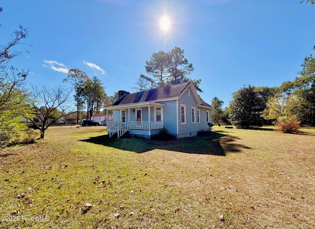 Photo of 3733 Fields Station Road, La Grange, NC 28551 (MLS # 100538903)