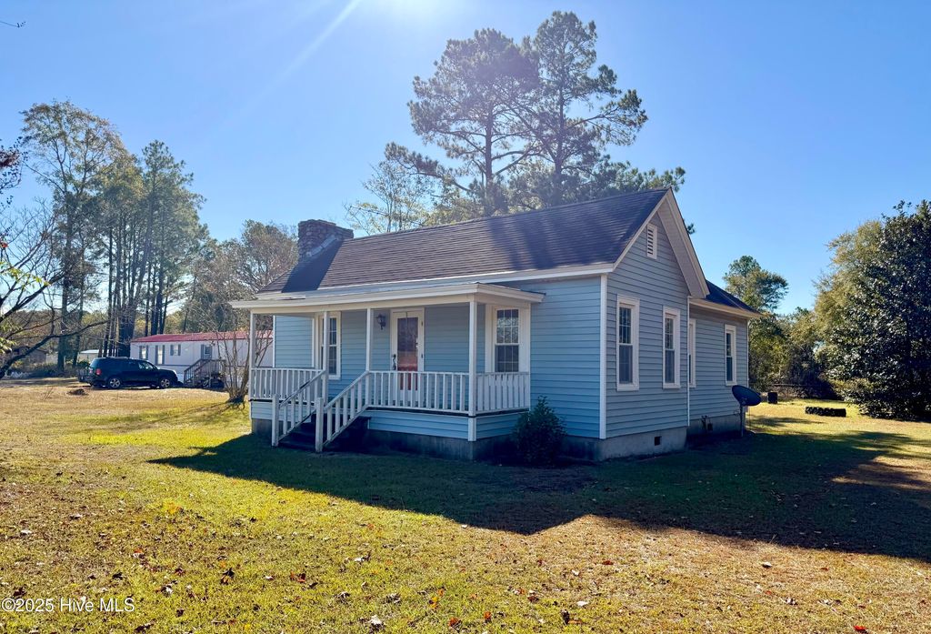 Photo of 3733 Fields Station Road, La Grange, NC 28551 (MLS # 100538903)