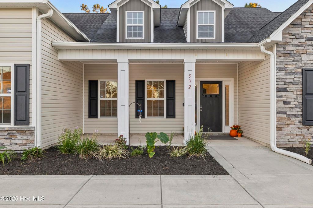 Photo of 532 Saratoga Road, Sneads Ferry, NC 28460 (MLS # 100536910)