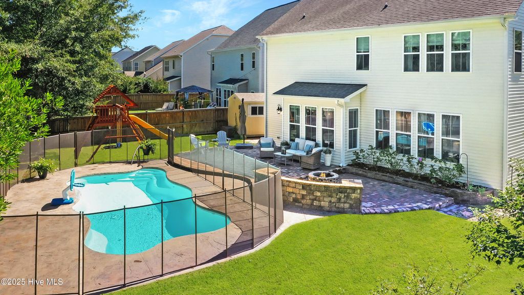 Photo of 5004 Laurenbridge Lane, Wilmington, NC 28409 (MLS # 100536880)