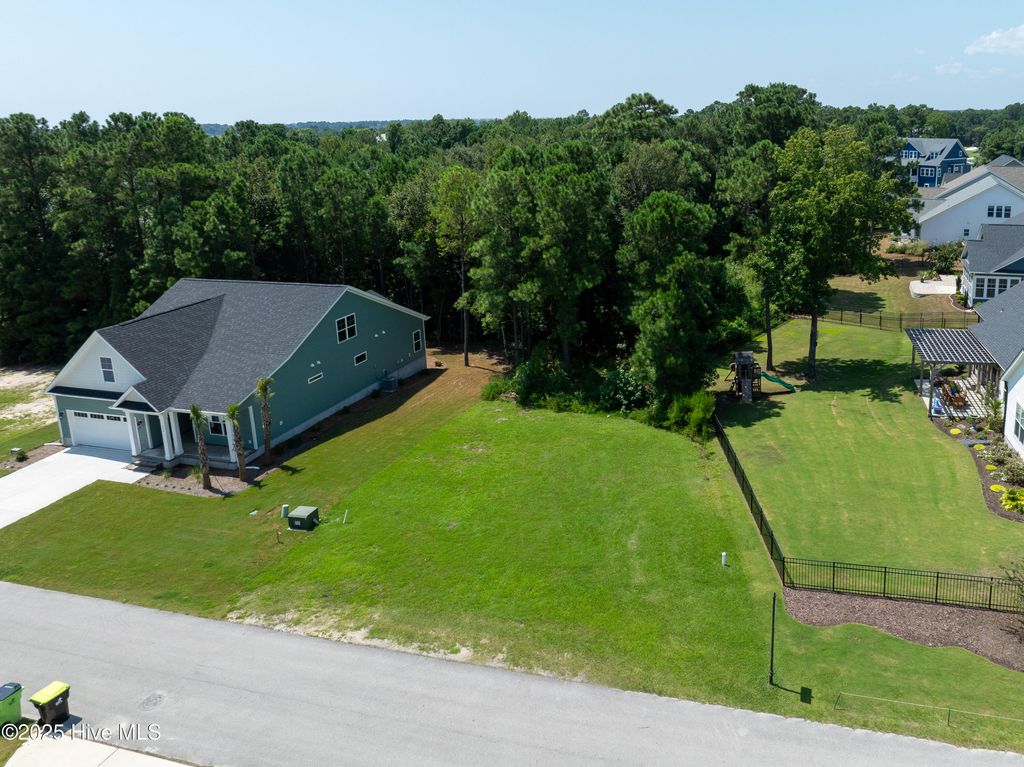 Photo of 802 Sweetgrass Street, Holly Ridge, NC 28445 (MLS # 100469378)