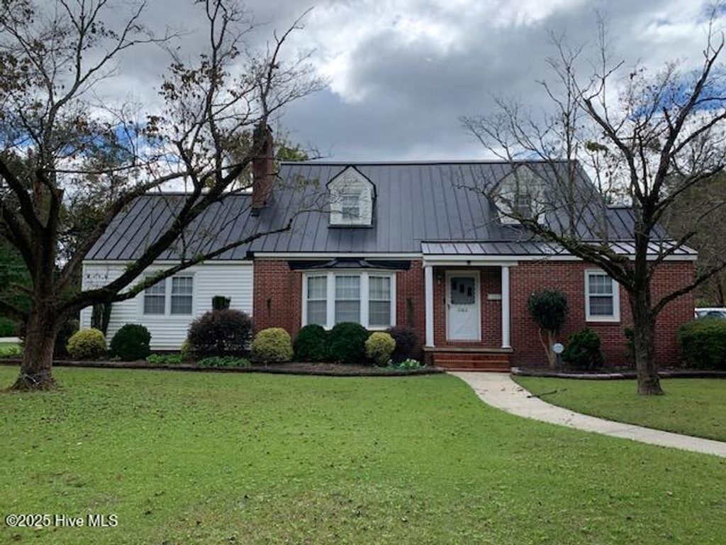 Photo of 110 E Bell Street, Tabor City, NC 28463 (MLS # 100536293)