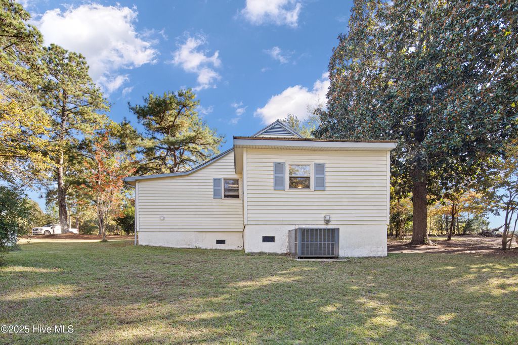 Photo of 663 Possum Holler Road, Eagle Springs, NC 27242 (MLS # 100536884)