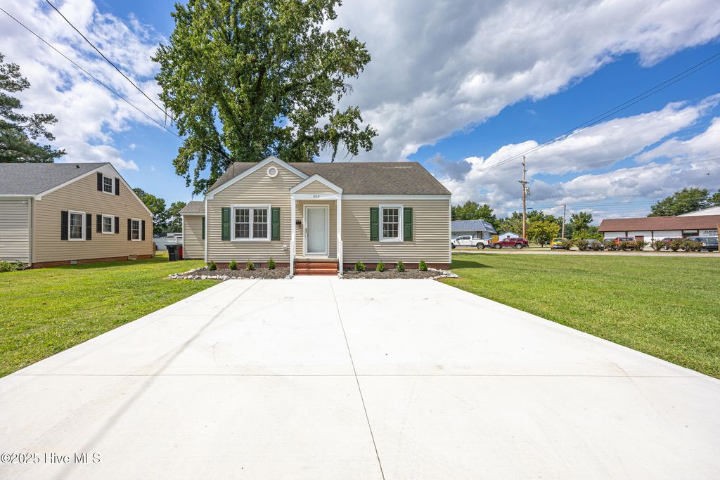 Photo of 205 Simpson Street, Elizabeth City, NC 27909 (MLS # 100531054)