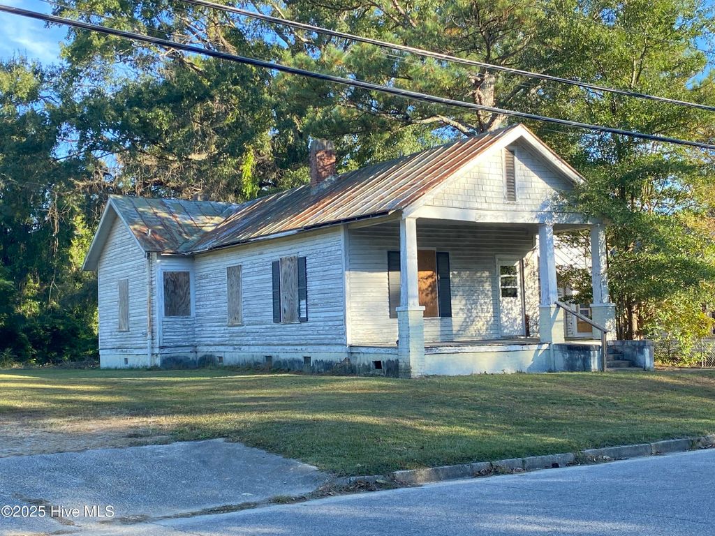Photo of 211 Fairview Avenue SW, Wilson, NC 27893 (MLS # 100537662)
