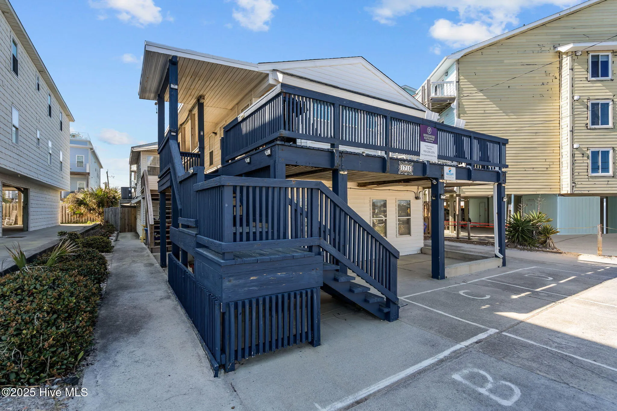 Carolina Beach, North Carolina 28428, United States, 5 Bedrooms Bedrooms, ,4 BathroomsBathrooms,Residential,Active,83644