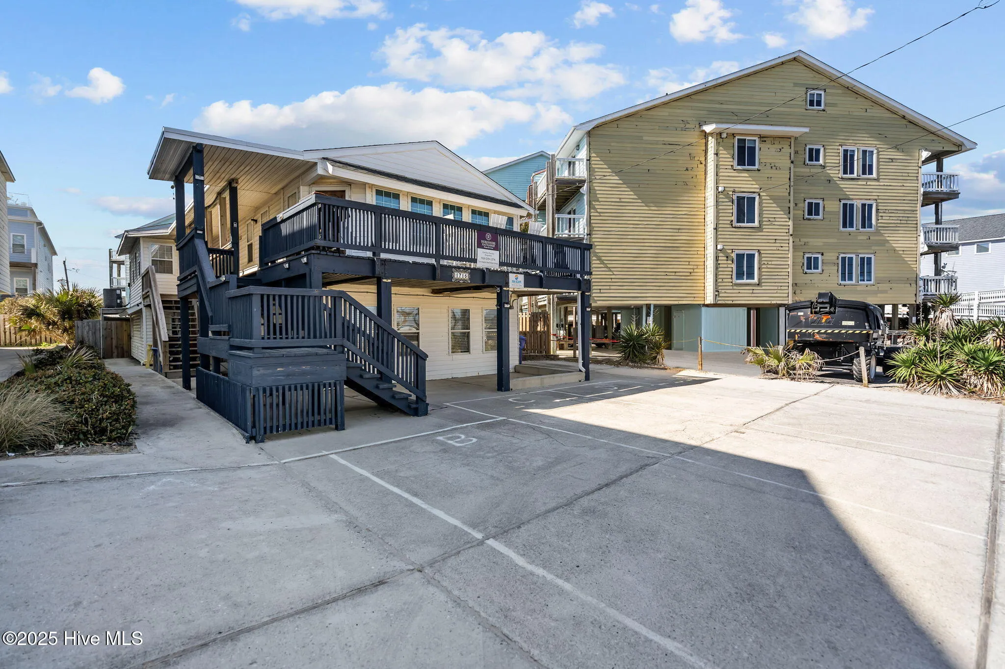 Carolina Beach, North Carolina 28428, United States, 5 Bedrooms Bedrooms, ,4 BathroomsBathrooms,Residential,Active,83644