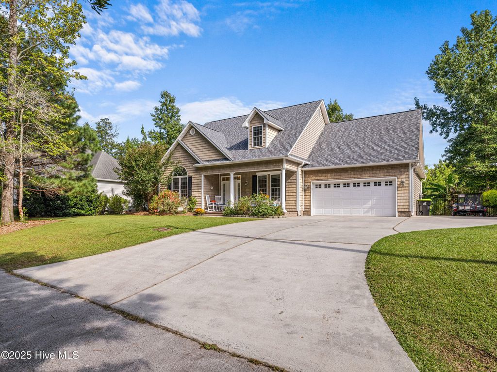 Photo of 302 Breckenridge Lane, New Bern, NC 28560 (MLS # 100532519)