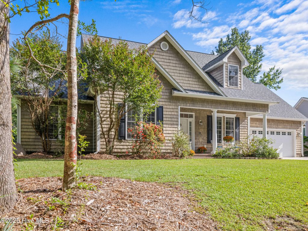 Photo of 302 Breckenridge Lane, New Bern, NC 28560 (MLS # 100532519)