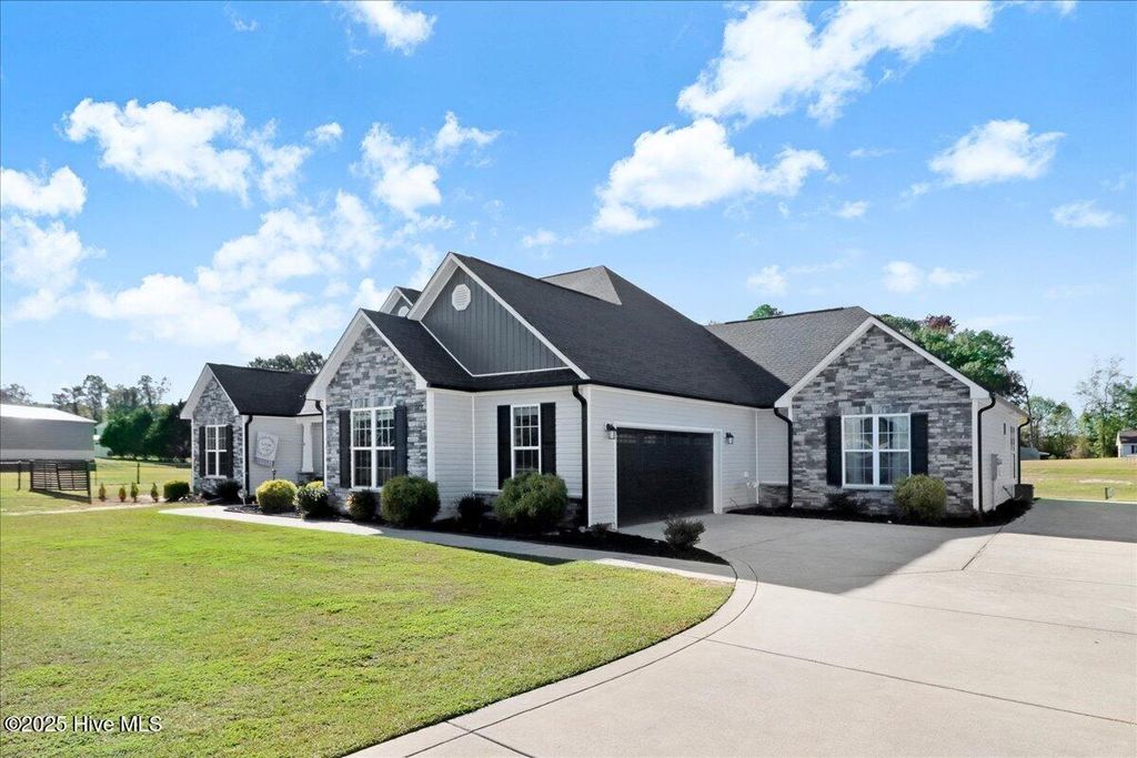 Photo of 101 Jeter Drive, Pikeville, NC 27863 (MLS # 100537747)