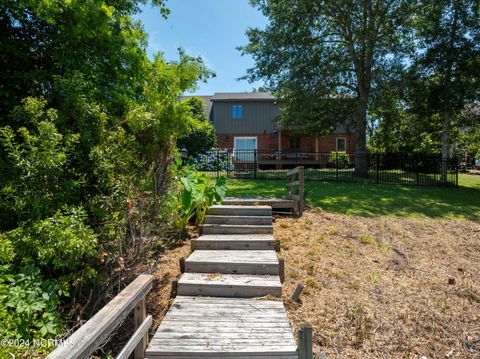 A home in Sneads Ferry