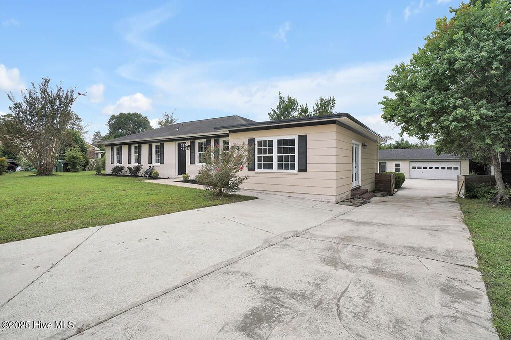 Photo of 1009 Fitzgerald Drive, Wilmington, NC 28405 (MLS # 100530435)