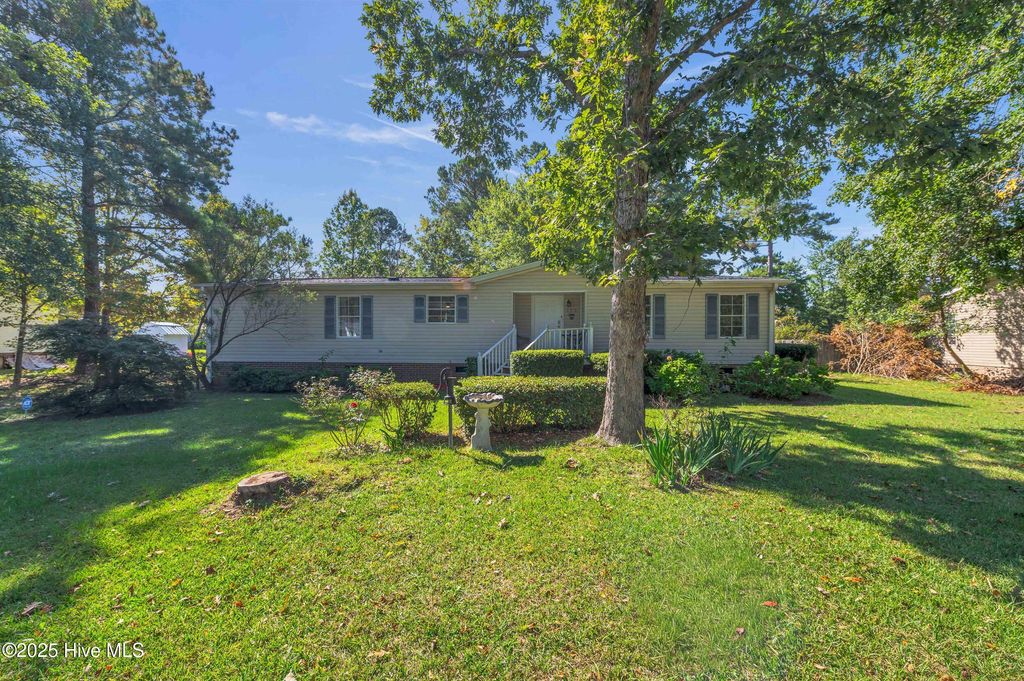 Photo of 153 Bellhammon Forest Drive, Rocky Point, NC 28457 (MLS # 100533109)