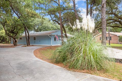 A home in Pine Knoll Shores