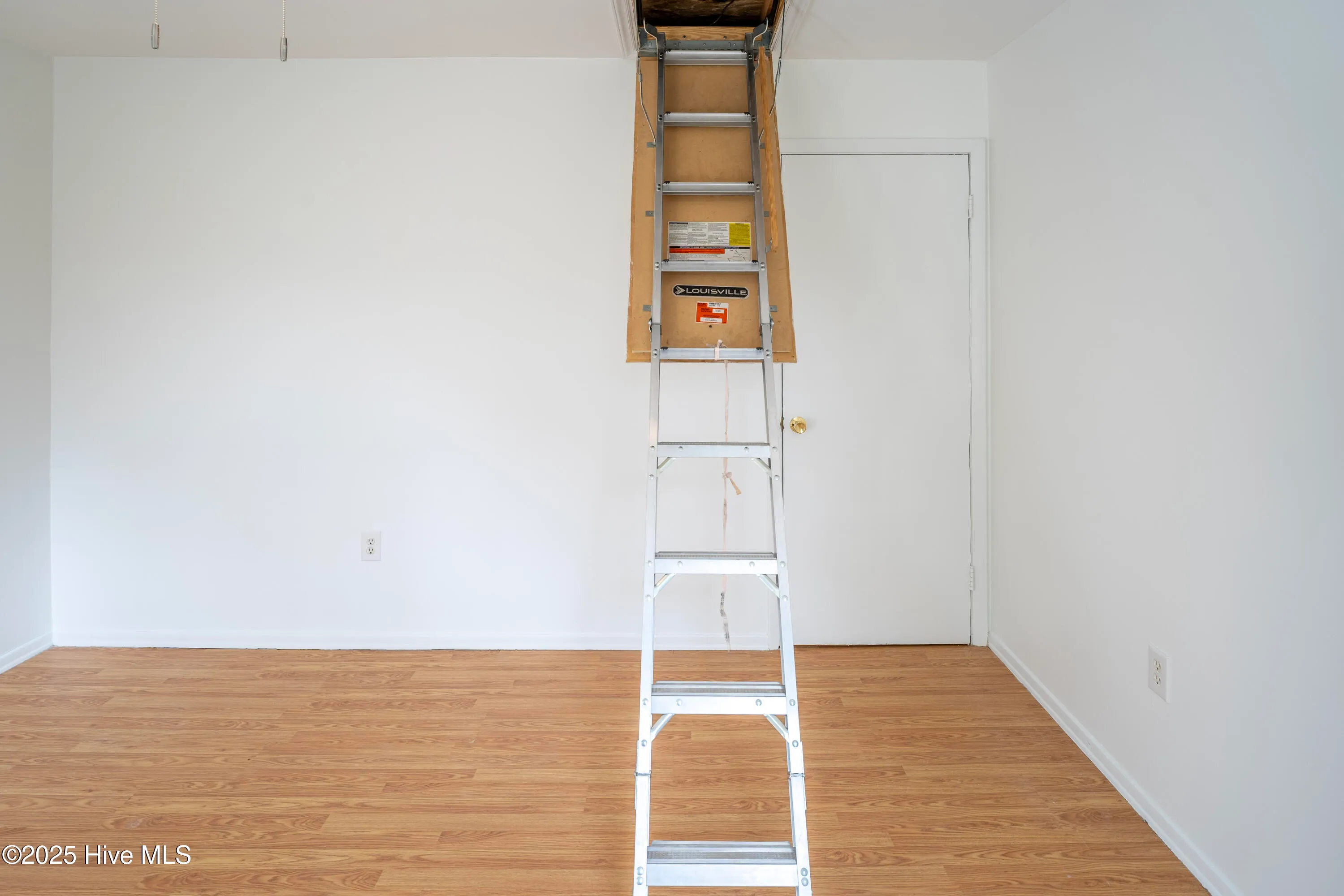 Wilmington, North Carolina 28403, United States, 2 Bedrooms Bedrooms, ,2 BathroomsBathrooms,Residential,Pending,24830