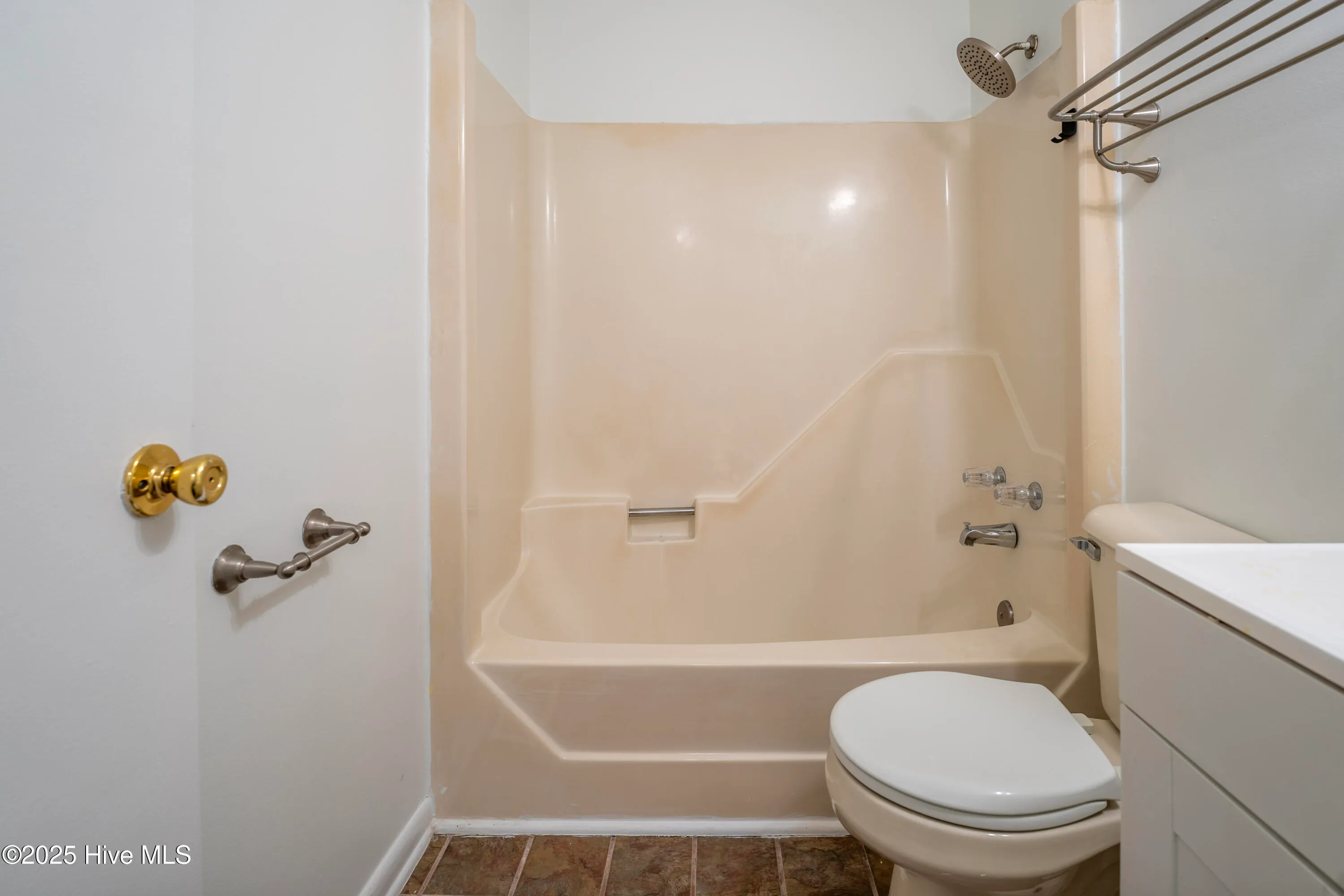 Wilmington, North Carolina 28403, United States, 2 Bedrooms Bedrooms, ,2 BathroomsBathrooms,Residential,Pending,24830